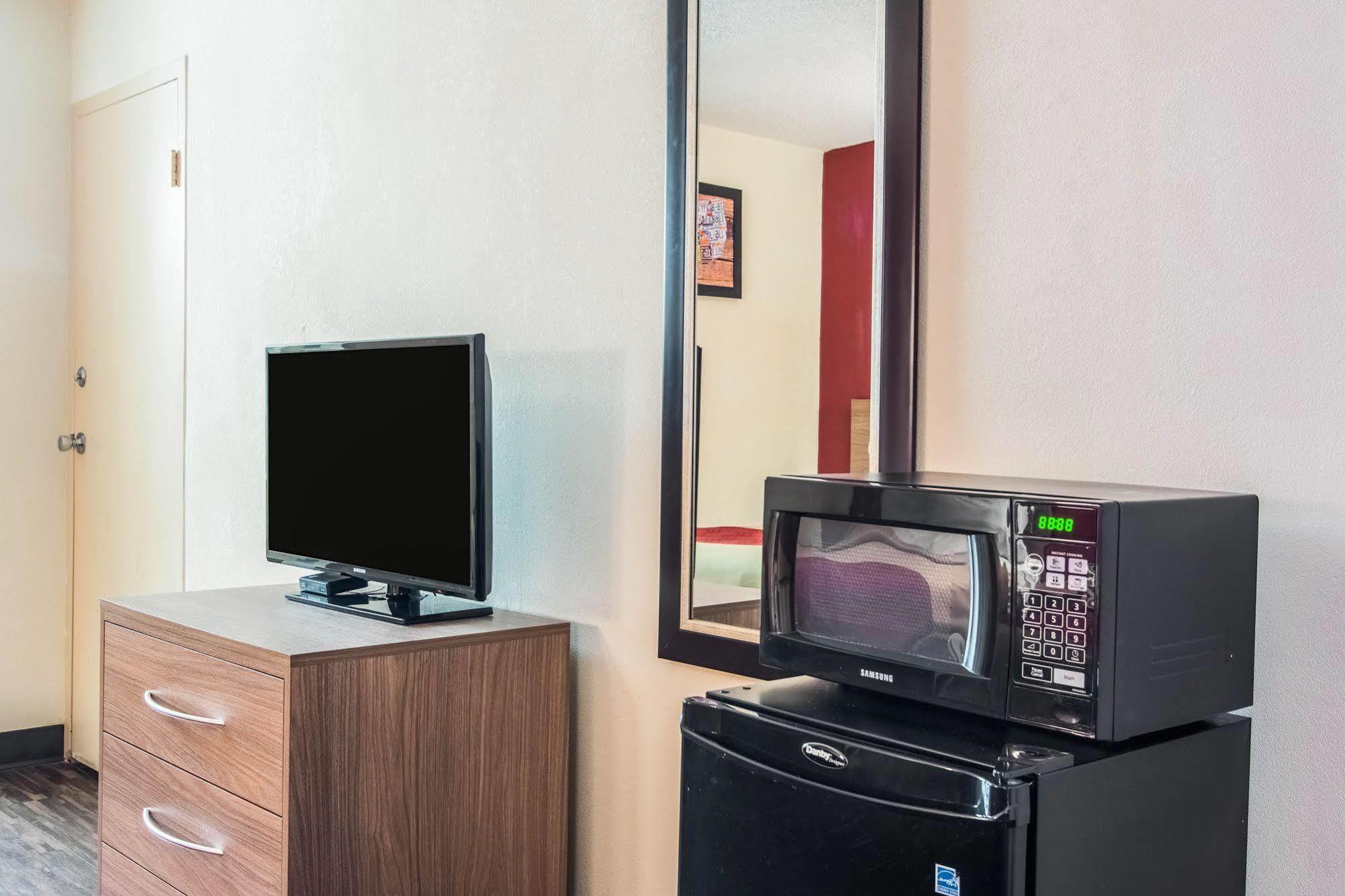 Econo Lodge פורט פיין מראה חיצוני תמונה